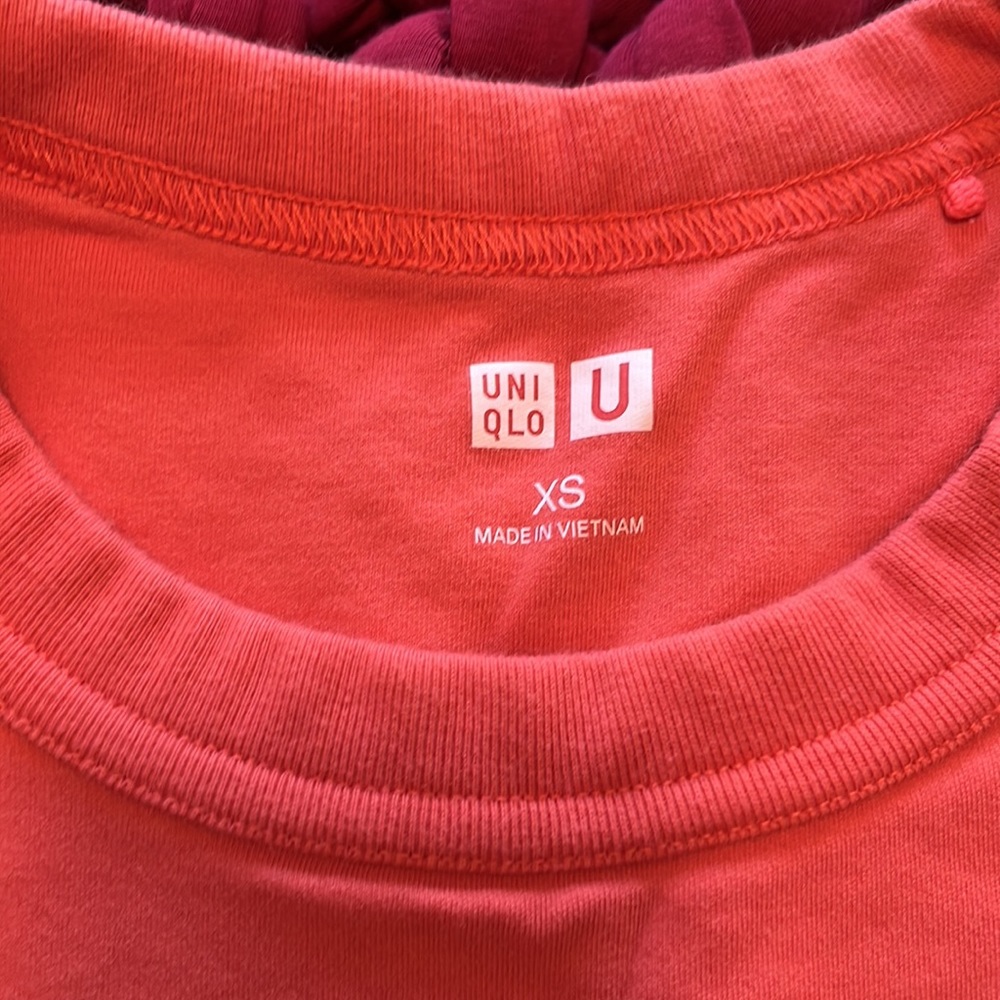 Uniqlo Basic Tee - Picture 2 of 3